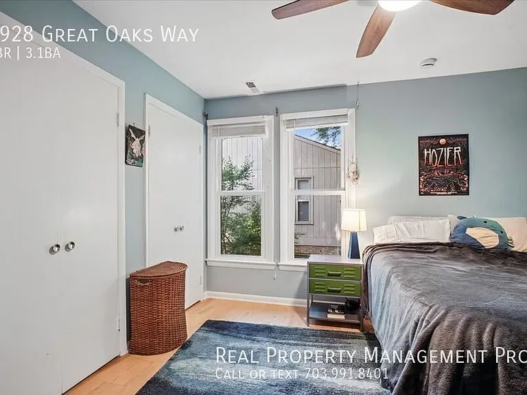 9928 Great Oaks Way — Photo 34