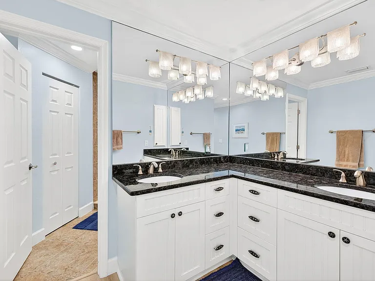 2659 W Gulf Dr #C201 — Photo 8