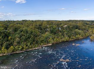 1175 Crest Ln, Mc Lean, VA 22101