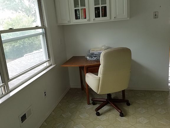 2nd image of 220 Livingston St