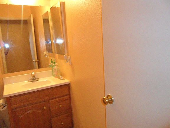 4th image of 2473 Dumont Cir