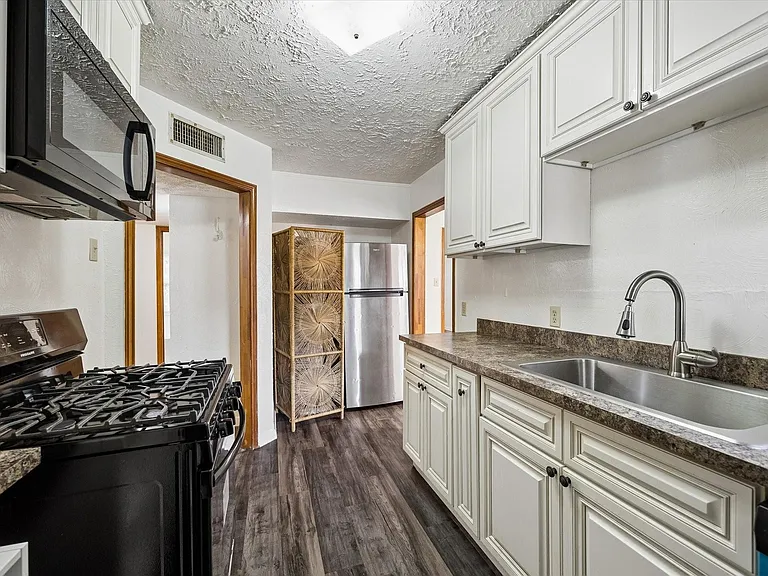 2308 McClendon St #1 — Photo 6