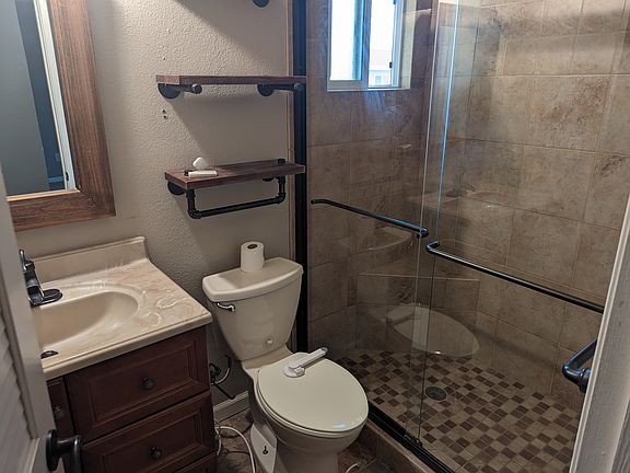 5th image of 3878 Klamath Way
