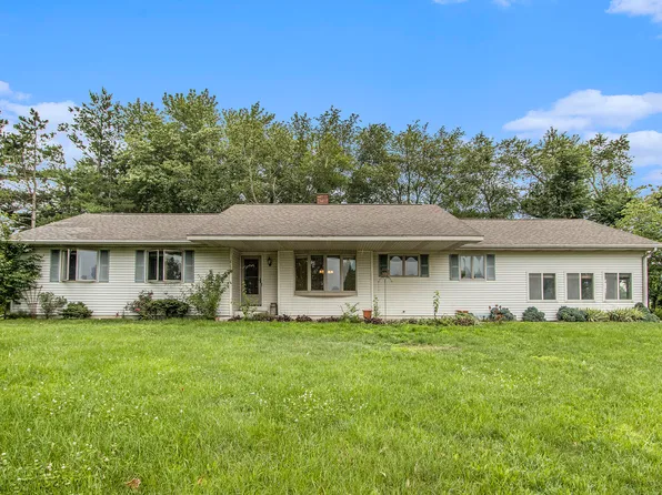 27238 Baker Dr, Sturgis, MI 49091