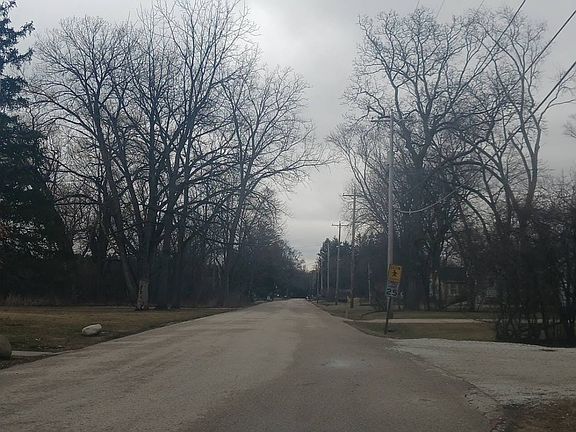 4th image of S17W22253 Anoka Ave