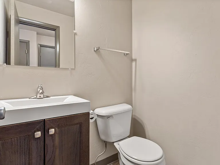 2629 N Helen St — Photo 12