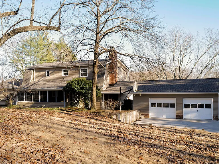 8693 Arbutus Dr — Photo 42