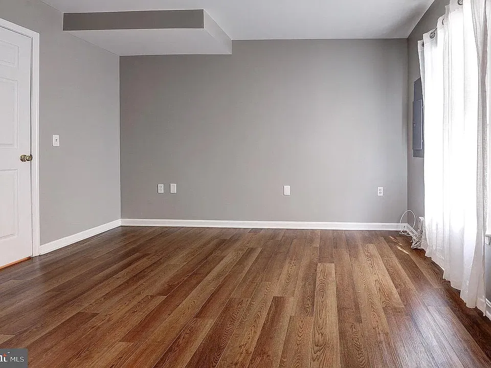 23014 Fontwell Sq