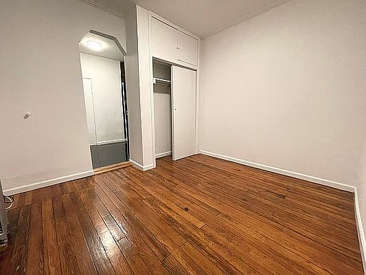 5th image of 336 E 13th St APT C4