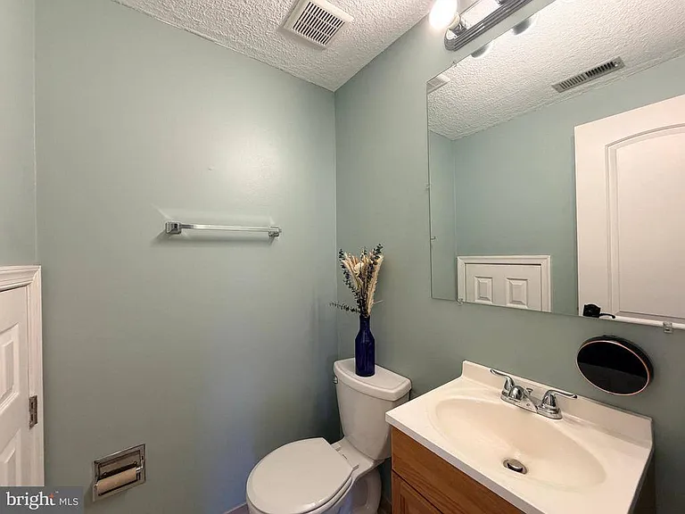 1458 Ashwood Ct — Photo 14