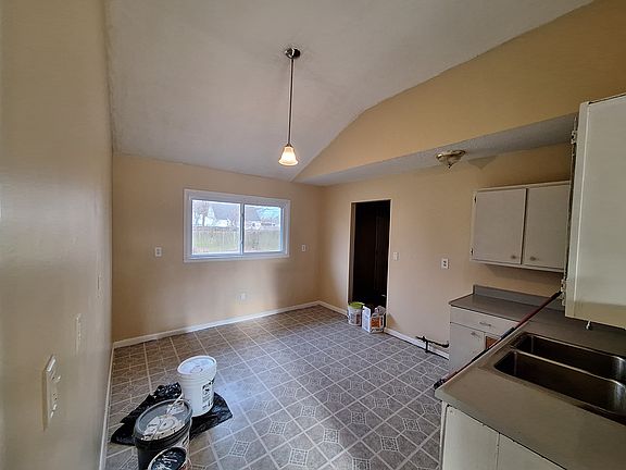 4th image of 7107 Ethan Allen Way