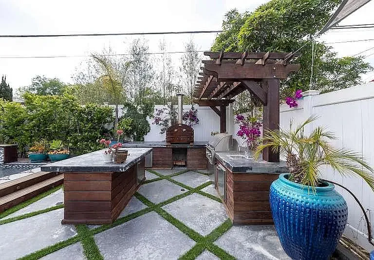 7403 Alverstone Ave — Photo 23