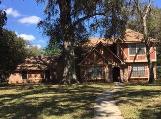 134 Arrowwood St, Lake Jackson, TX 77566