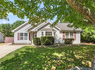 528 Foxridge Rd, Greensboro, NC 27406