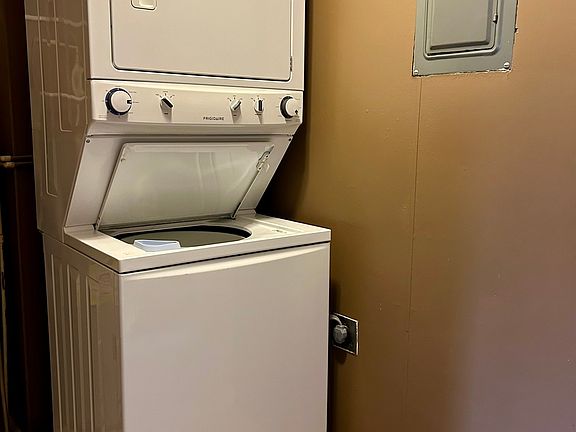 5th image of 25 Maple Ave #11337068
