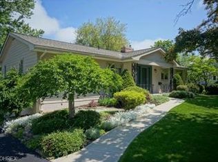 30216 Crestview Dr, Bay Village, OH