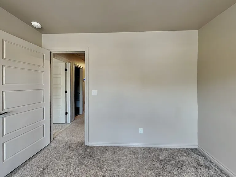 509 N Main St — Photo 15