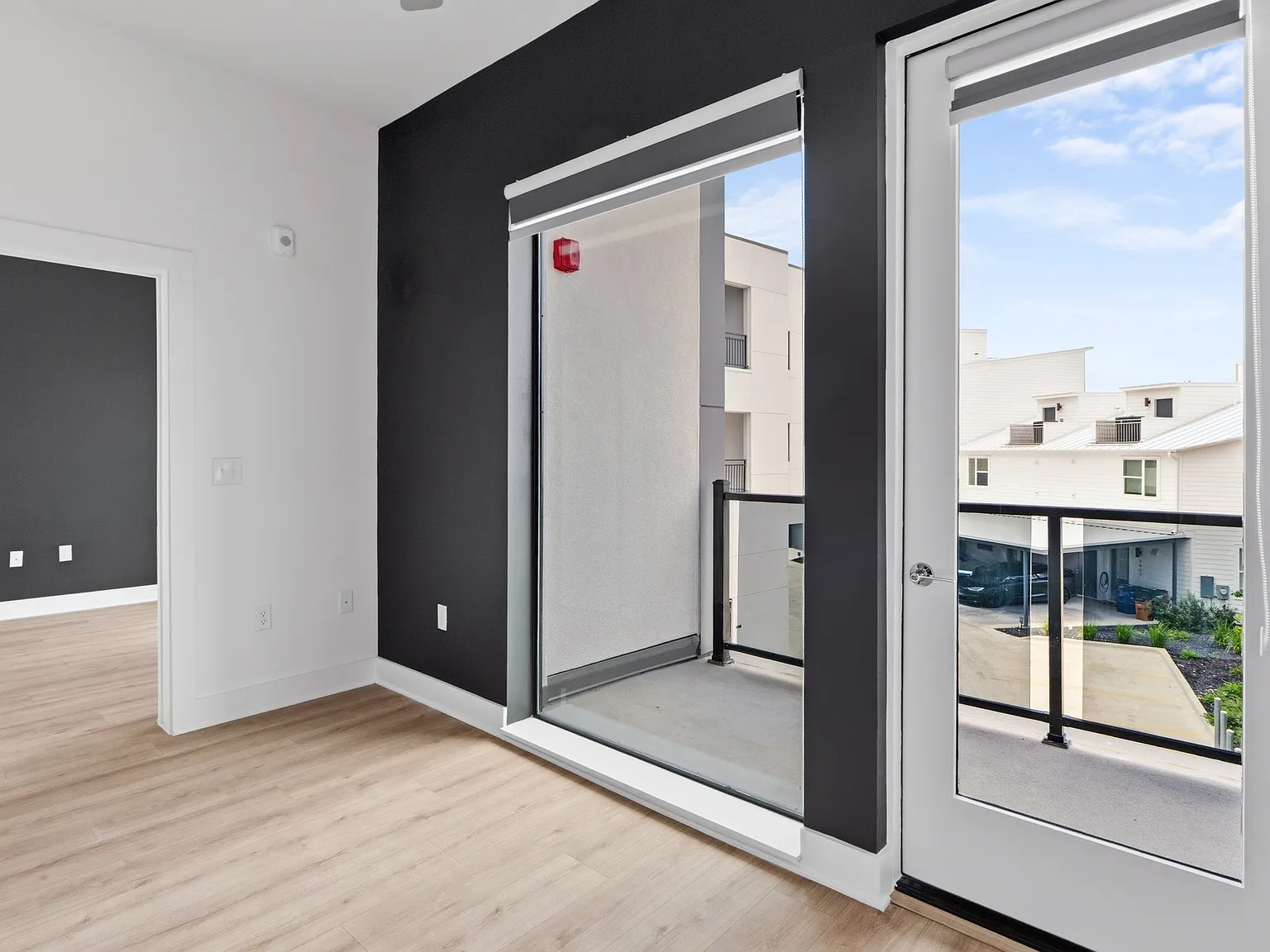 1 bed, 512 sqft, $1,900 — Photo 2
