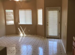 2440 E Carter Ave, Fresno, CA