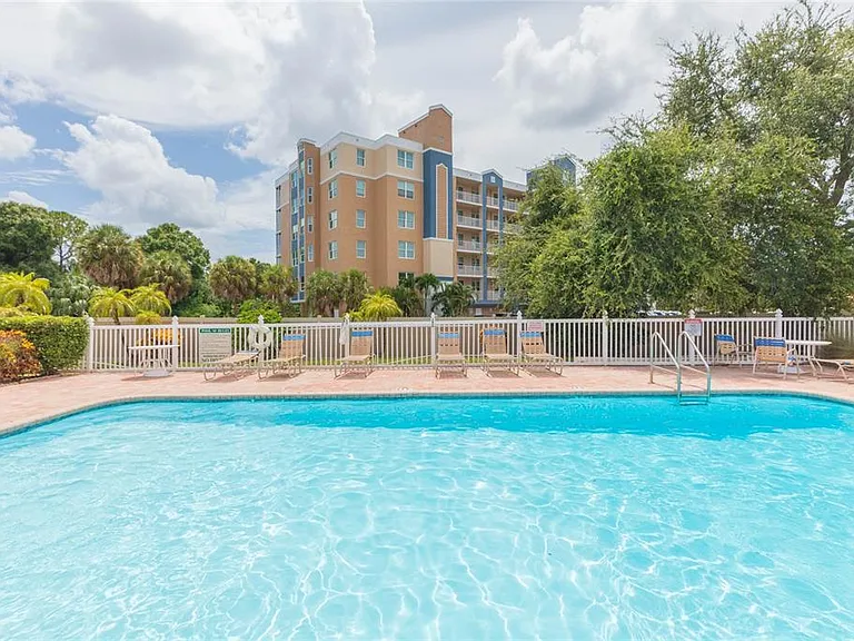 1050 Starkey Rd #104 — Photo 48
