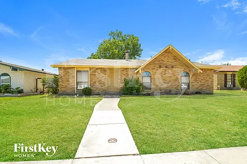 5702 Magnolia Ln Photo 1
