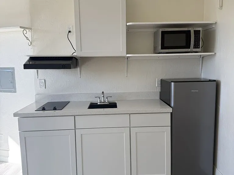 129 N Cortez St — Photo 6