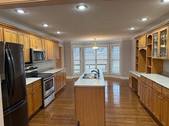 2nd image of 368 Stillwater Dr