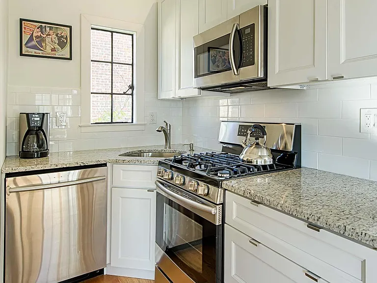 3 Everett St #3 — Photo 4