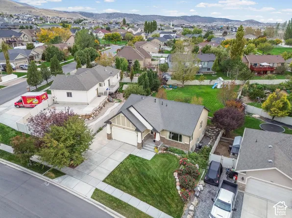 380 W Hillside Dr, Saratoga Springs, UT 84045