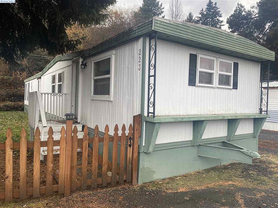 1st image of 1155 SE Professional Mall Blvd Trailer 223