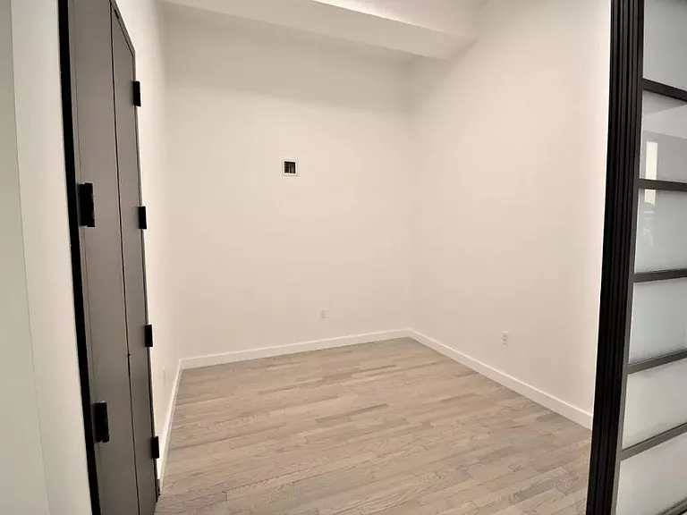20 Pine St #711 — Photo 6