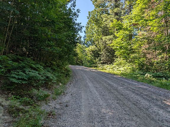 3rd image of 827 Nipissing Rd N