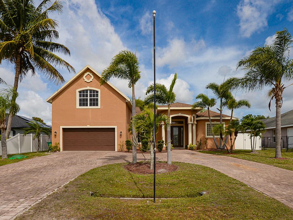 1st image of 376 SW Kestor Drive
