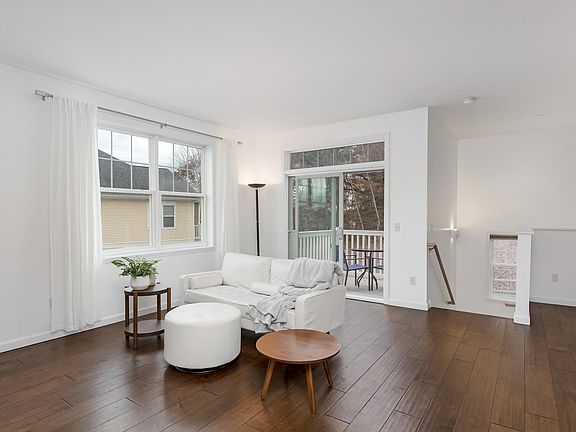 5th image of 69 Pearl St Unit 10