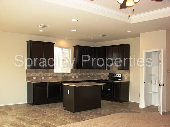 5th image of 1227 Daffodil Dr