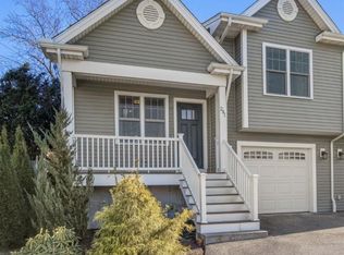 281 Massasoit Ave, East Providence, RI 02914