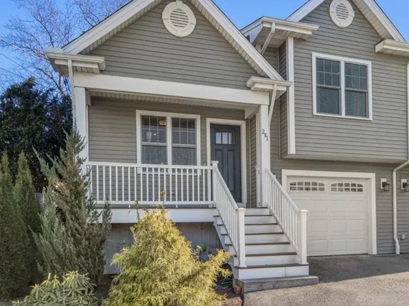 281 Massasoit Ave, East Providence, RI 02914