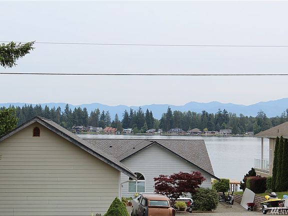 3rd image of 4933 N Island Dr E