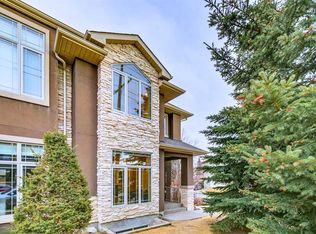 3922 W 19th St SW, Calgary, AB T2T 4X9