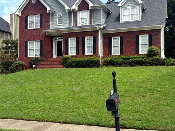 7531 Greens Mill Dr, Loganville, GA 30052