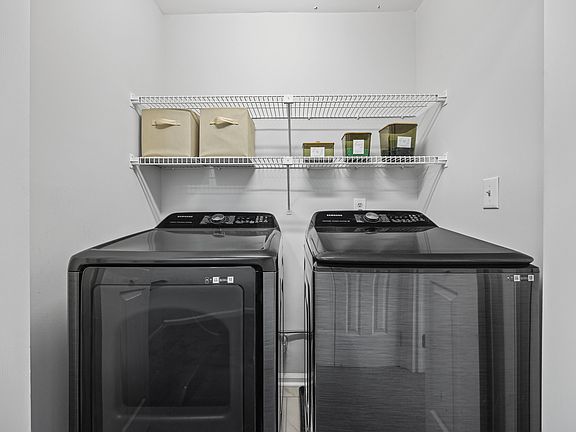 3rd image of 505 Heritage Pkwy #505