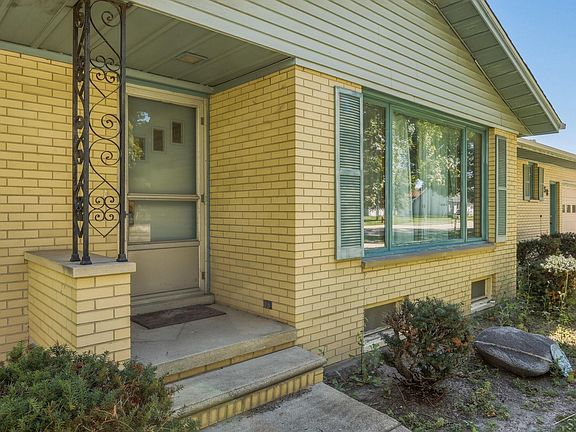 3rd image of 58 Beck St