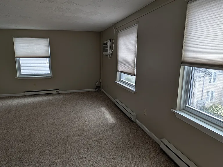 34 Central St #6 — Photo 4