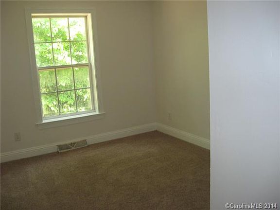 4th image of 328 Forest Hollow Dr