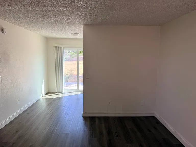 18765 Juniper St — Photo 6