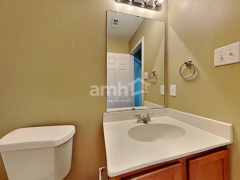 8923 Wild Rose Ln — Photo 16
