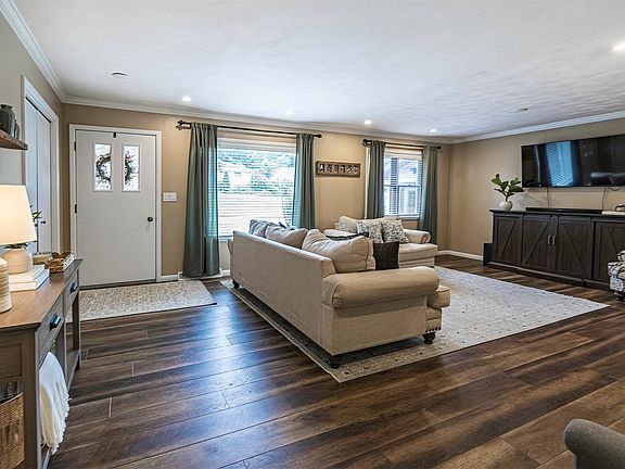 3rd image of 544 W 57th St
