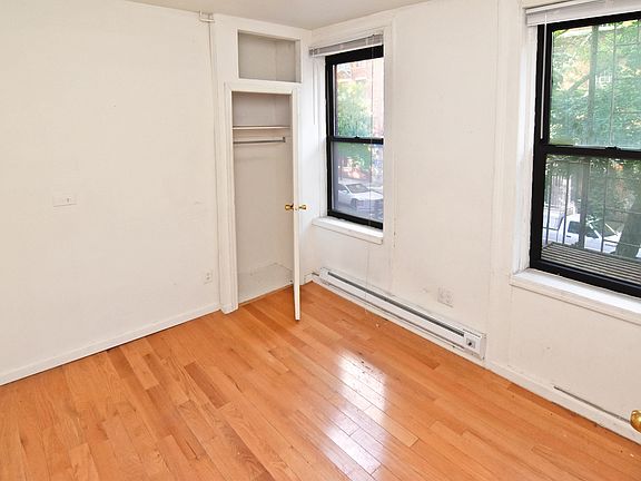 3rd image of 526 E 6th St #4