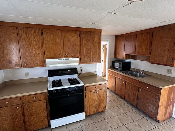 2nd image of 523 Washington Ave