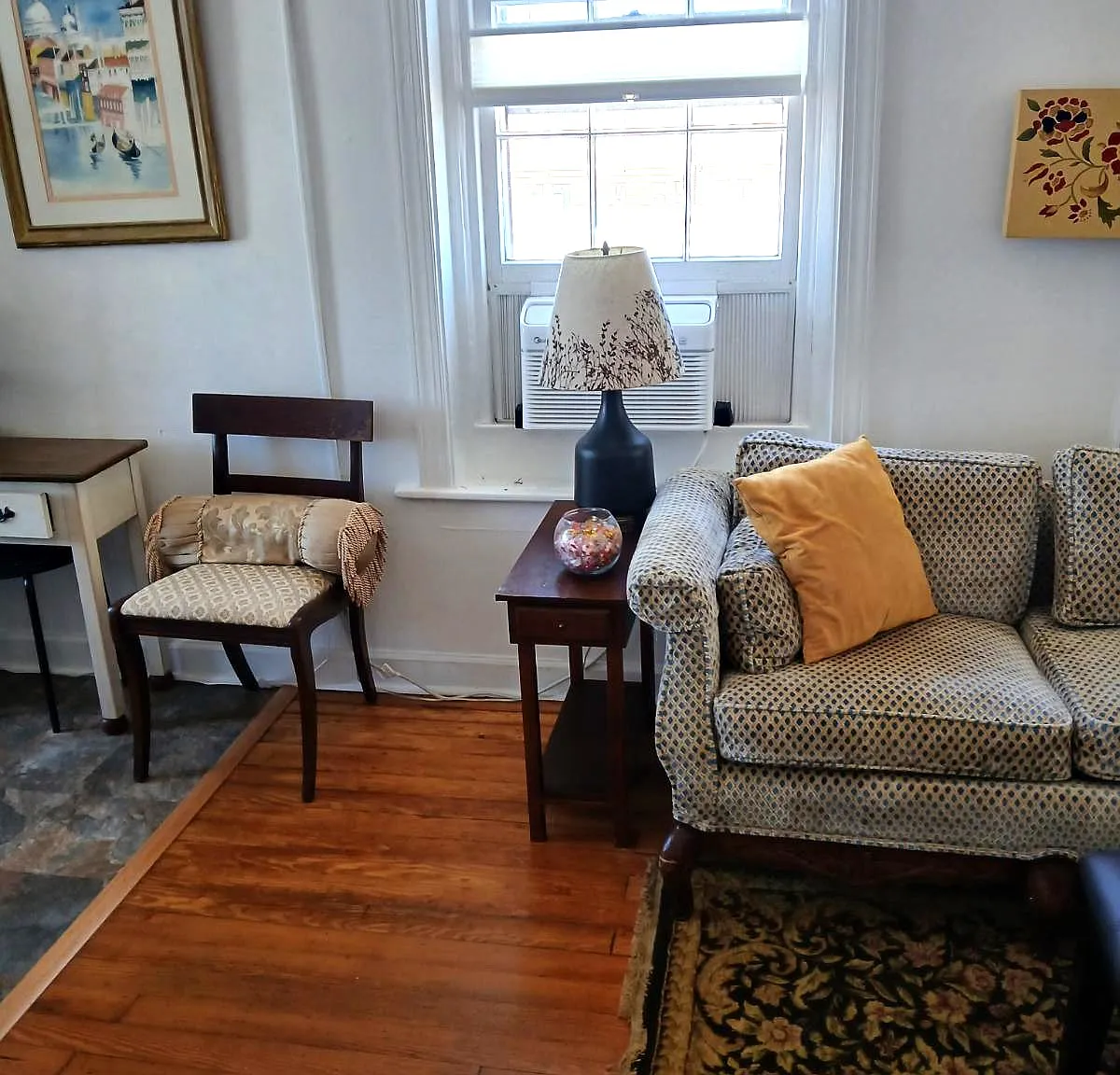 512 Queen St — Photo 4